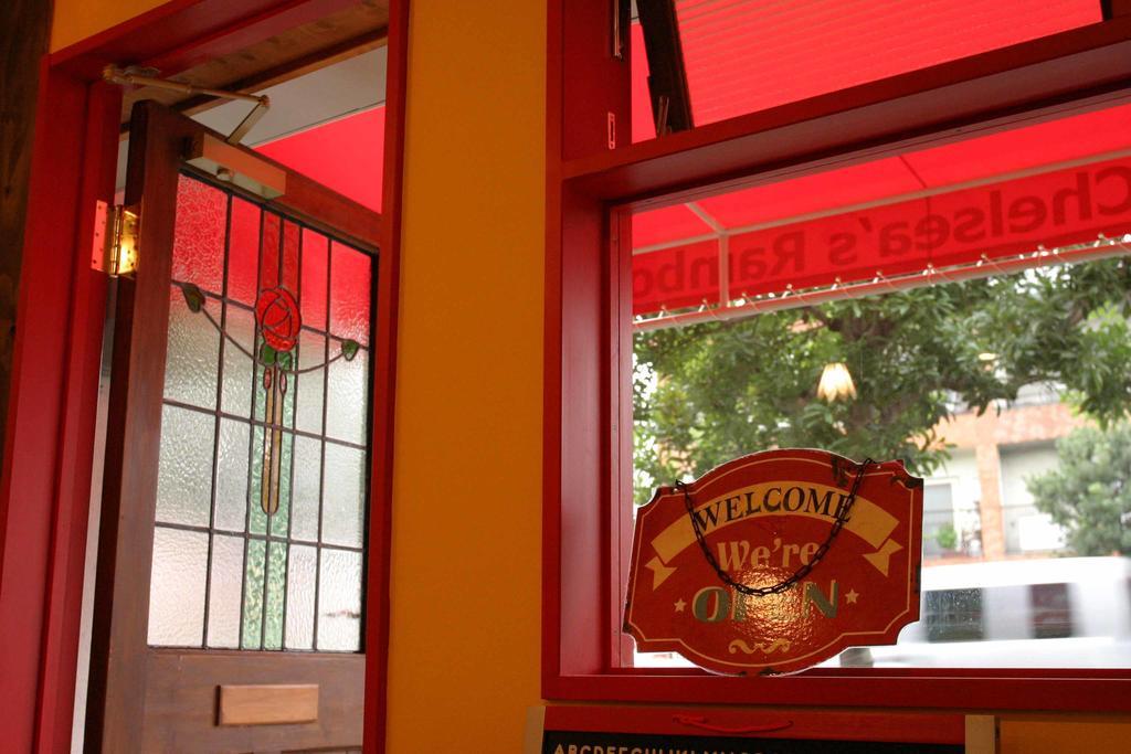 Yadocafe Chelsea's Rainbow Ōsaka